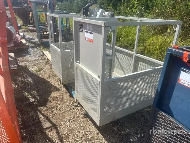 2012 National 72 in 600 lb Personnel Basket (Unused)