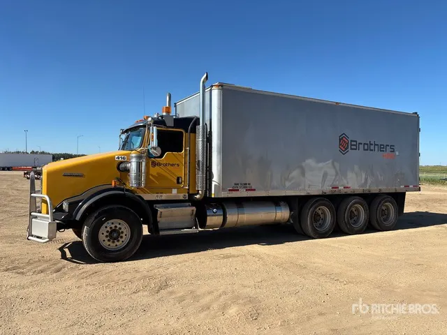 2013 Kenworth T800 8x6 Steam Truck