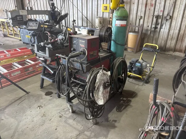 Lincoln Electric Invertec V350-Pro Multi-Operator Welder
