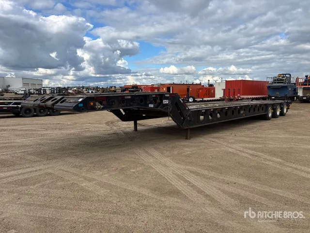 2006 Edmonton Trailer 50 ft Tri/A Folding Neck Trailer