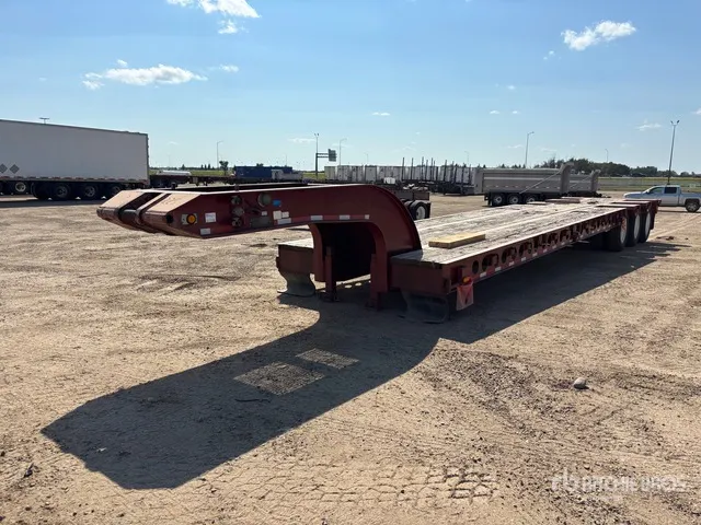 2002 Dyna-Haul Tri/A Lowboy Trailer