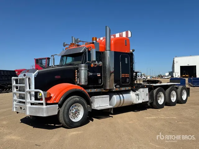 2006 Peterbilt 378 8x6 Sleeper Winch Truck