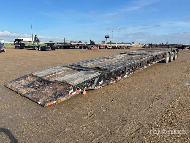 2007 Doepker 52 ft Tri/A Folding Neck Trailer