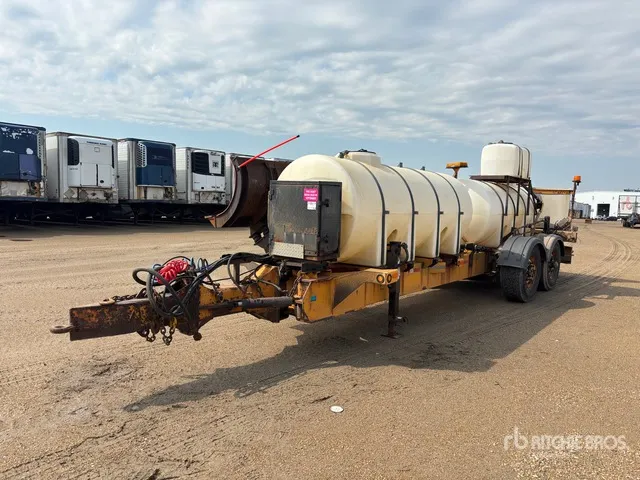 2011 Vicking 29 ft T/A Specialty Trailer