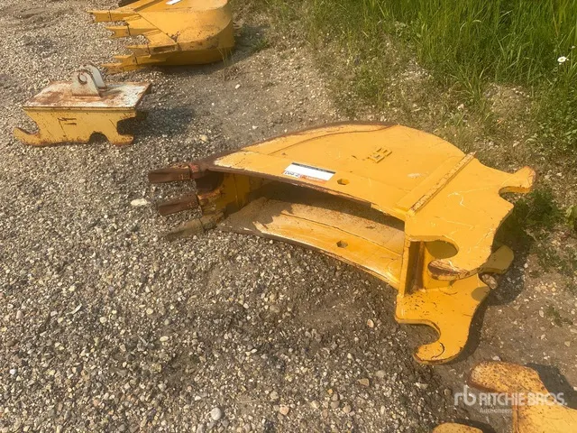 EFI 12 in Q/C Digging Backhoe Rear Bucket