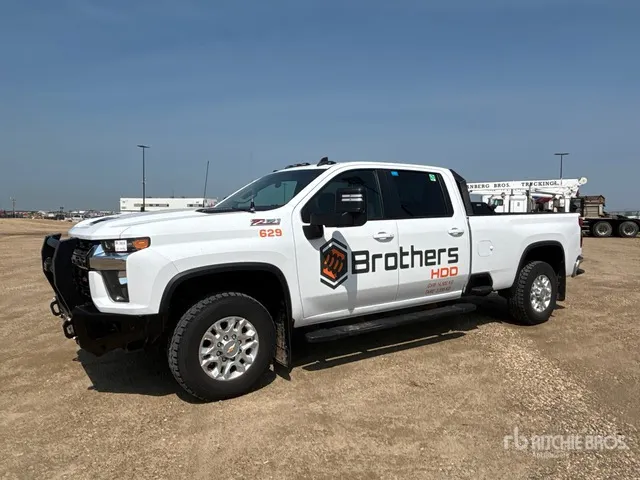 2023 Chevrolet Silverado 3500HD 4x4 Crew Cab Pickup