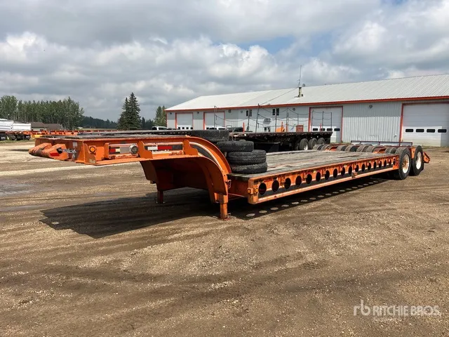 1979 Columbia 16-Wheel Lowboy Trailer