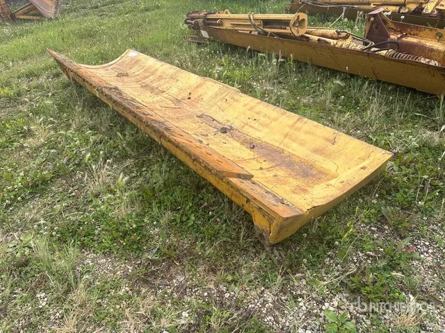 152 in Straight Dozer Blade - Fits Cat