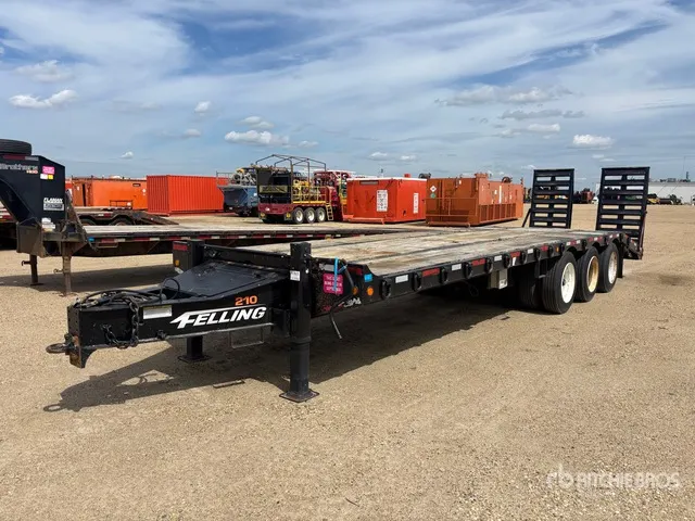 2013 Felling 32 ft Tri/A Equipment Trailer