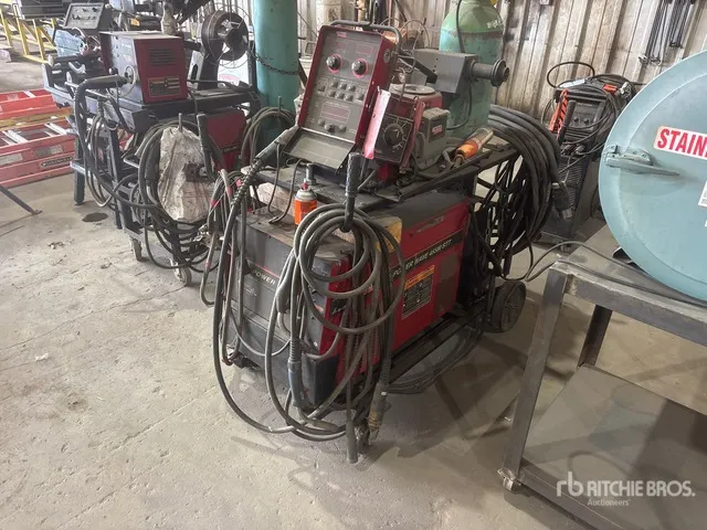 Lincoln Electric PW455M/STT Electric Welder