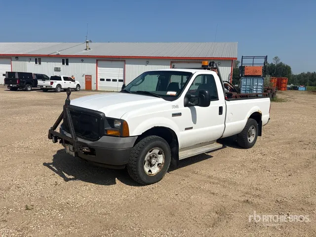 2005 Ford F-250 XL 4x4 Pickup