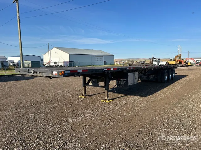2012 Manac 53 ft Tri/A Flatbed Trailer