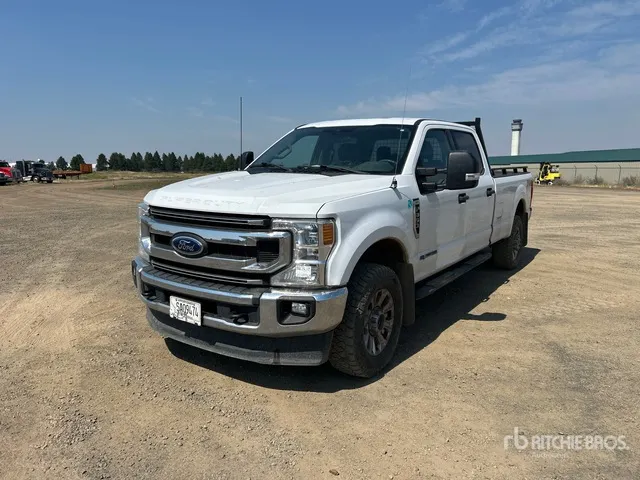 2022 Ford F-350 XLT 4x4 Crew Cab Pickup