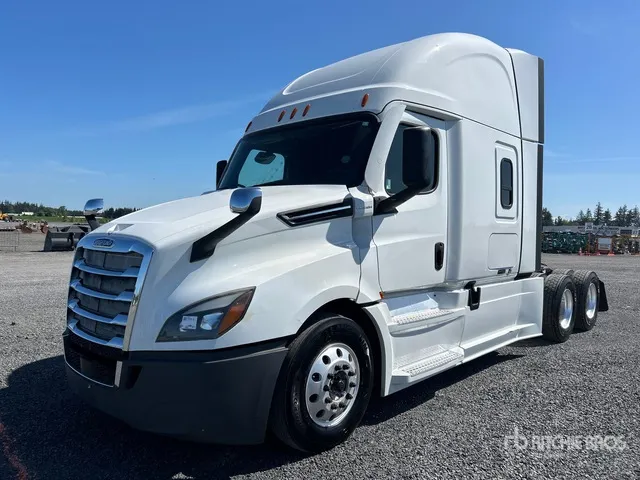 2021 Freightliner Cascadia 126 6x4 T/A Sleeper Truck Tractor