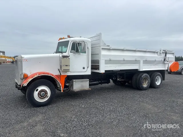 1990 Peterbilt 6x4 Feed Truck