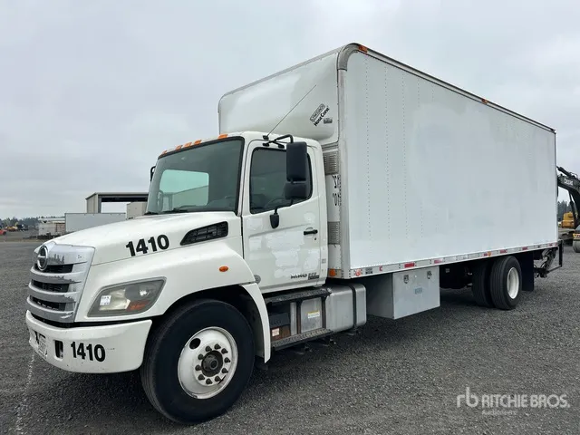 2015 Hino 268 4x2 Van Truck