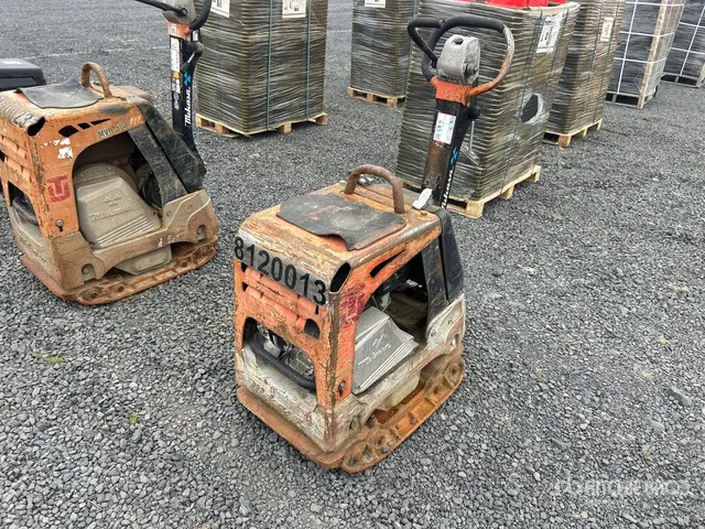 Mikasa MVH-408DZ Reversible Vibratory Plate Compactor (Inoperable)