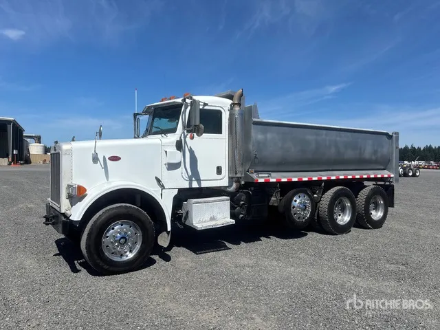 2005 Peterbilt 378 8x4 Tri/A Dump Truck