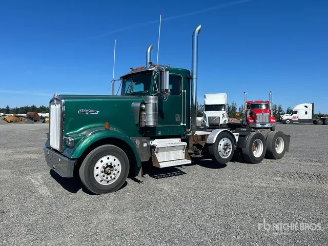 2000 Kenworth W900 8x4 Tri/A Day Cab Truck Tractor