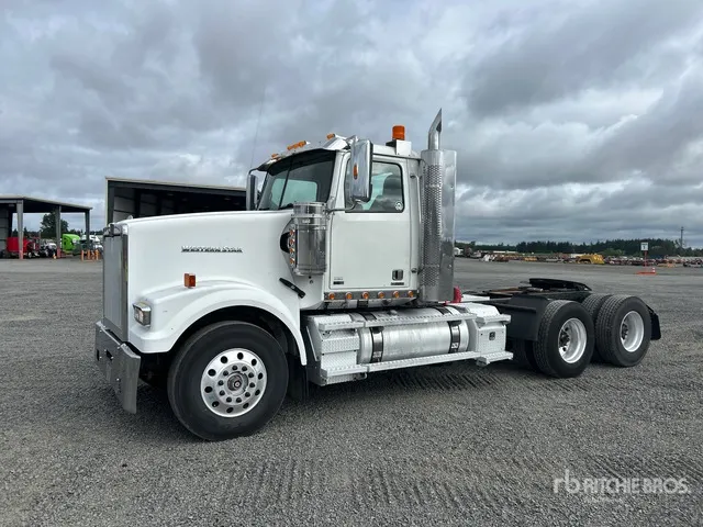 2013 Western Star 4900 6x4 T/A Day Cab Truck Tractor