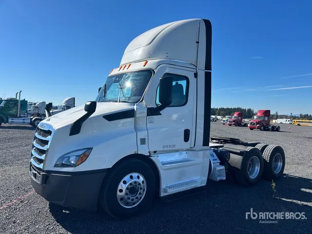 2020 Freightliner Cascadia 116 6x4 T/A Day Cab Truck Tractor