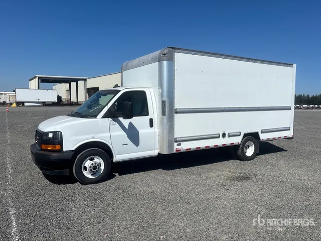 2022 GMC Savana G3500 4x2 Van Truck