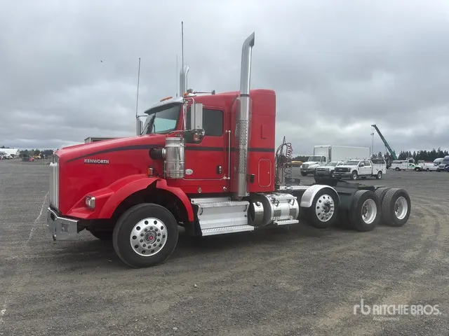 2014 Kenworth T800 8x4 Tri/A Sleeper Truck Tractor