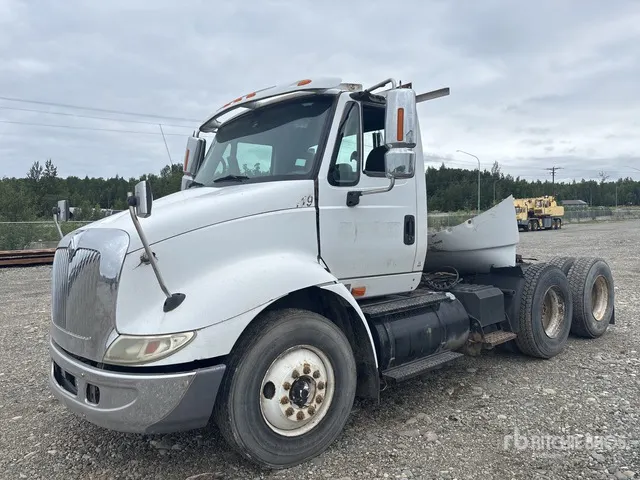 2004 International 8600 6x4 T/A Day Cab Truck Tractor (Inoperable)