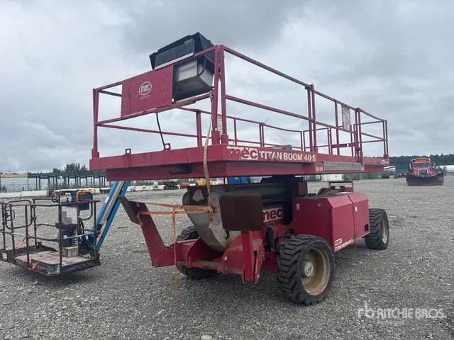 2011 MEC Titan Boom 40-S 4WD Diesel Telescopic Boom Lift