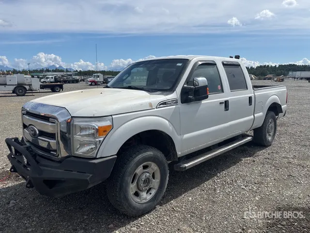 2011 Ford F-250 XLT 4x4 Crew Cab Pickup