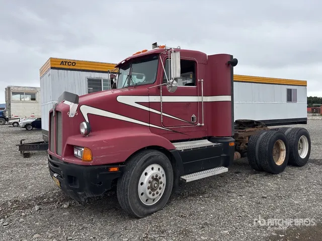 1993 Kenworth T400 6x4 T/A Day Cab Truck Tractor (Inoperable)