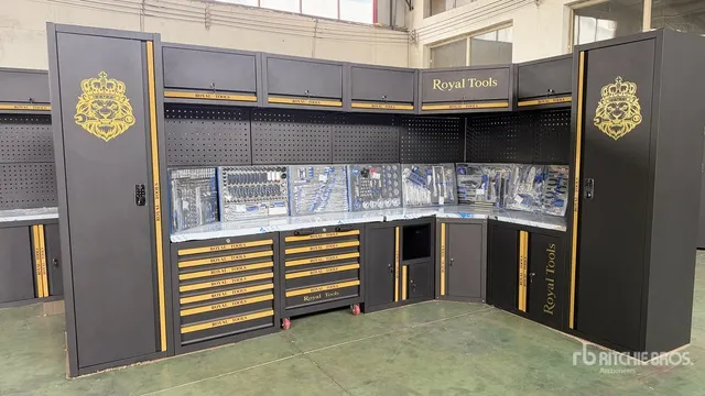 Length 3390+2030mm, Heigh 2000mm, Depth 520mm Tool Cabinet (Unused)