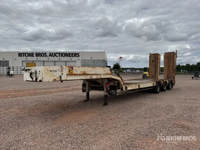 2006 Castera 3SS34T Semi Remorque Porte Engin 3 Essieux Tri/A Lowboy Trailer