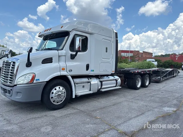 2019 Freightliner Cascadia 113 6x4 Sleeper Car Carrier Truck