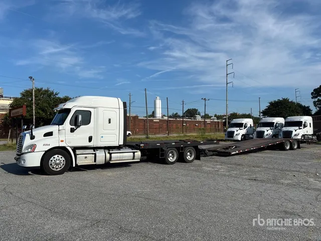2020 Freightliner Cascadia 113 6x4 Sleeper Car Carrier Truck