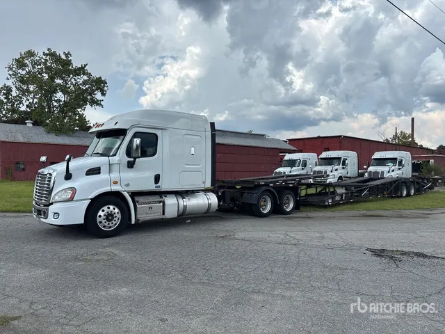 2015 Freightliner Cascadia 113 6x4 Sleeper Car Carrier Truck