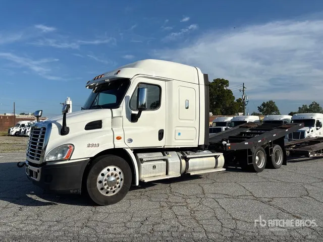 2020 Freightliner Cascadia 113 6x4 Sleeper Car Carrier Truck