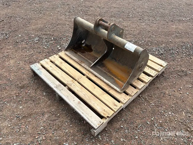 34 in Q/C Cleanup Excavator Bucket