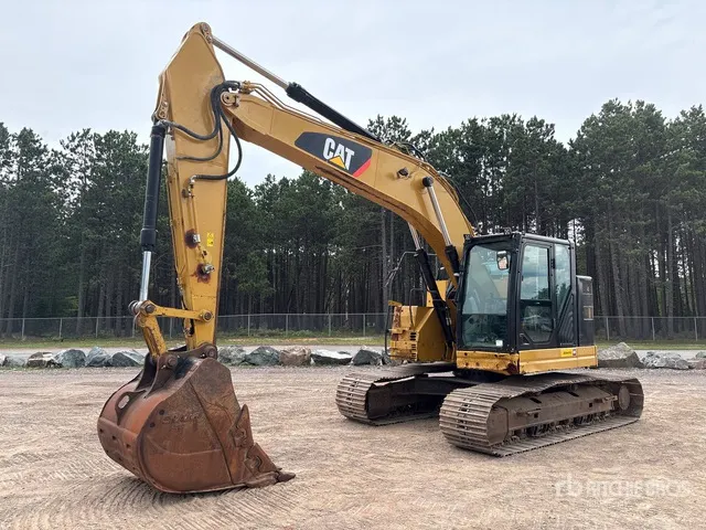 2017 Cat 325F L CR Tracked Excavator