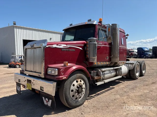 2006 Western Star 4900 6x4 T/A Sleeper Truck Tractor (Inoperable)