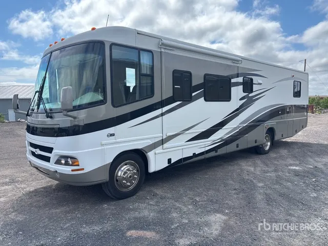 2004 Damon 38 Ft Motor Home