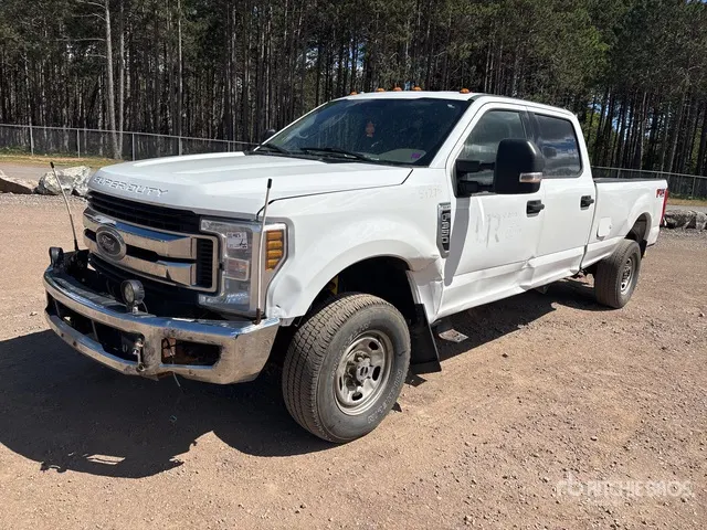 2019 Ford F-350 XLT 4x4 Crew Cab Pickup