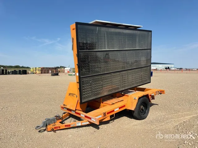 2000 Ver-Mac PCMS 1210 75 W Solar Message Board (Inoperable)