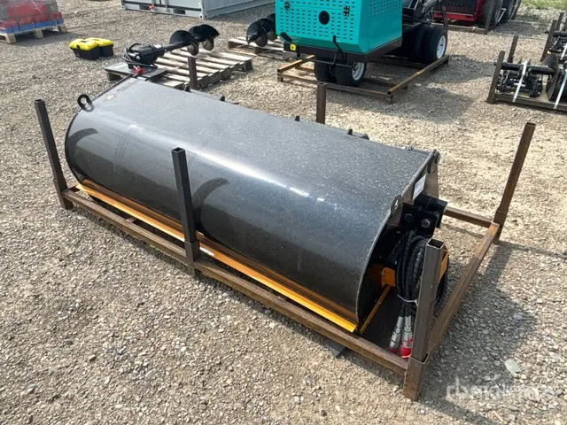 2026 GIYI GY-BS72 72 in Skid Steer Sweeper (Unused)