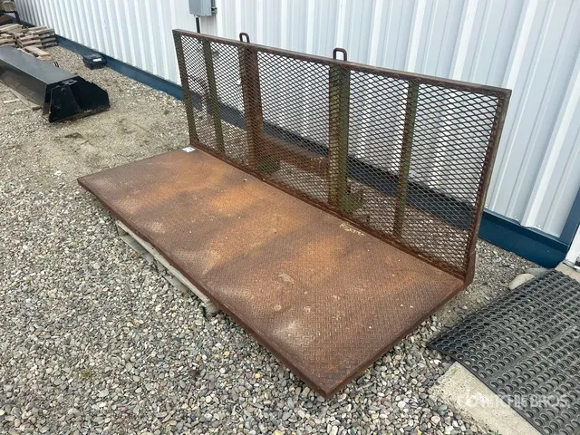 Tractor Gate 8 ft 3-Point Platform attachment