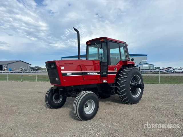 International Harvester 5088 2WD Tractor