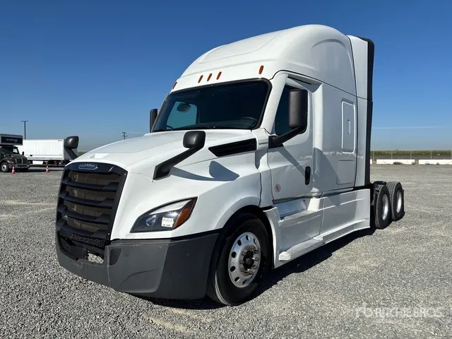 2022 Freightliner Cascadia 126 6x4 T/A Sleeper Truck Tractor