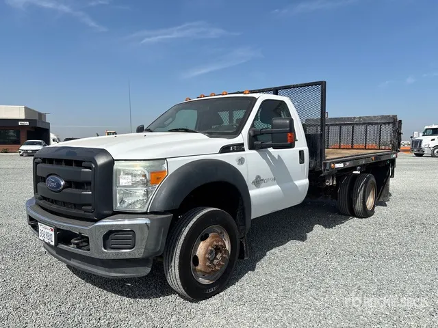 2016 Ford F-550 4x4 Flatbed Truck