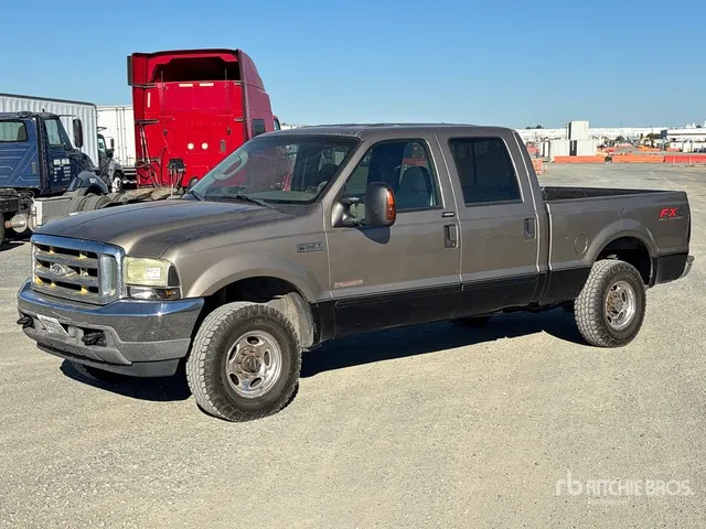 2004 Ford F-250 Lariat 4x4 Crew Cab Pickup
