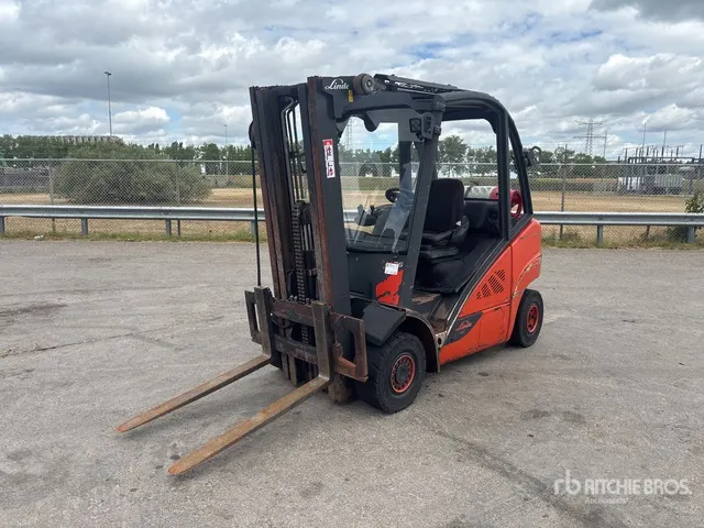 2014 Linde H25T-02 2500 kg Forklift